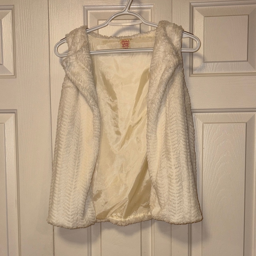 Faded Glory Cream Faux Fur Vest